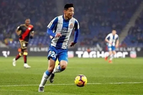 身为前锋的武磊攻击十足